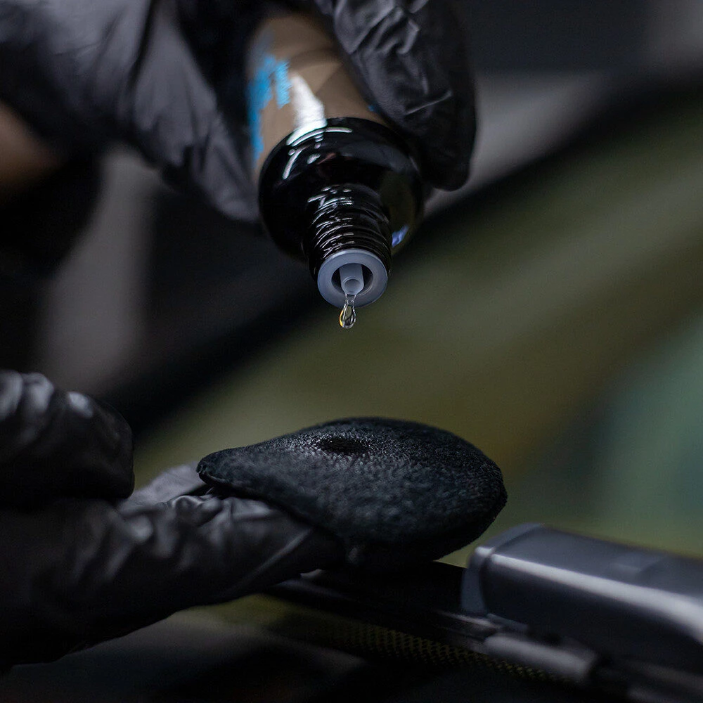 Hendlex Glass Xtreme Usage 2 Add few drops